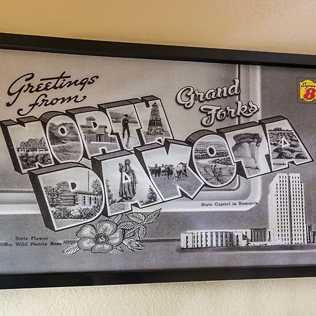 Super 8 By Wyndham Grand Forks Hotel ภายนอก รูปภาพ
