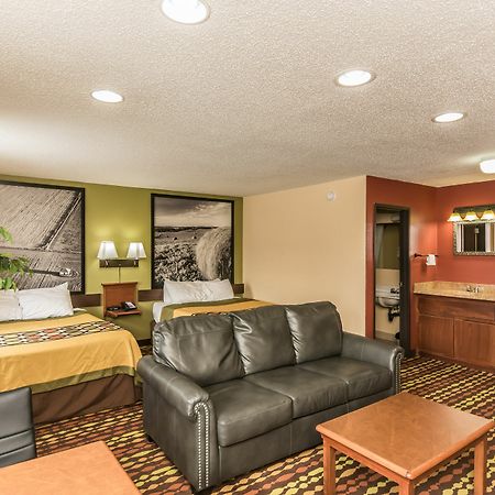 Super 8 By Wyndham Grand Forks Hotel ภายนอก รูปภาพ