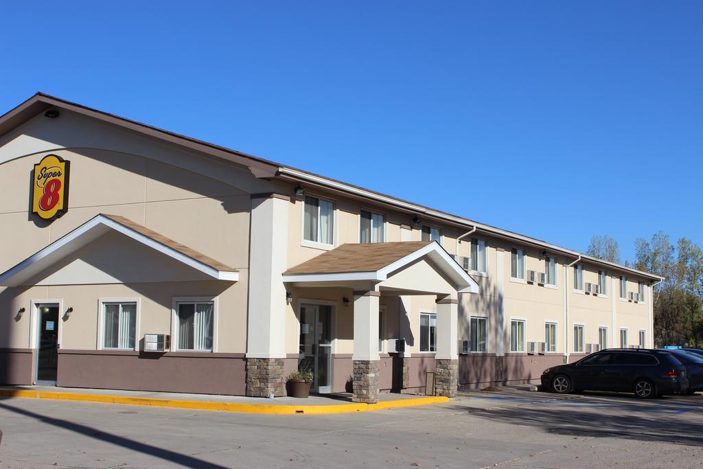 Super 8 By Wyndham Grand Forks Hotel ภายนอก รูปภาพ