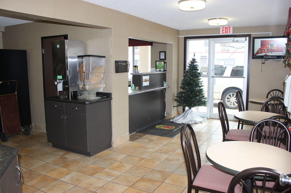 Super 8 By Wyndham Grand Forks Hotel ภายนอก รูปภาพ