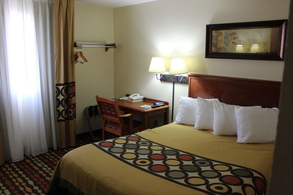 Super 8 By Wyndham Grand Forks Hotel ภายนอก รูปภาพ