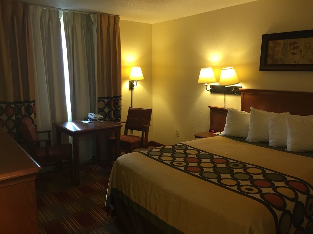 Super 8 By Wyndham Grand Forks Hotel ภายนอก รูปภาพ
