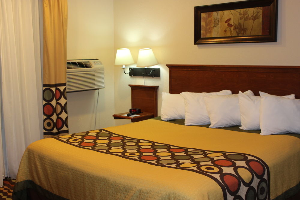Super 8 By Wyndham Grand Forks Hotel ภายนอก รูปภาพ