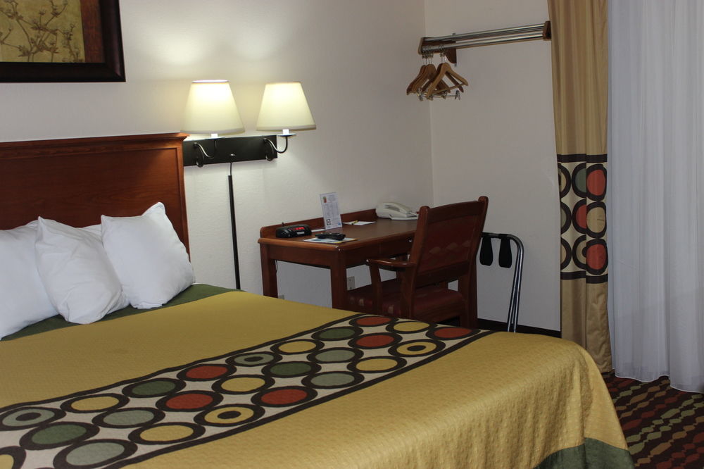 Super 8 By Wyndham Grand Forks Hotel ภายนอก รูปภาพ