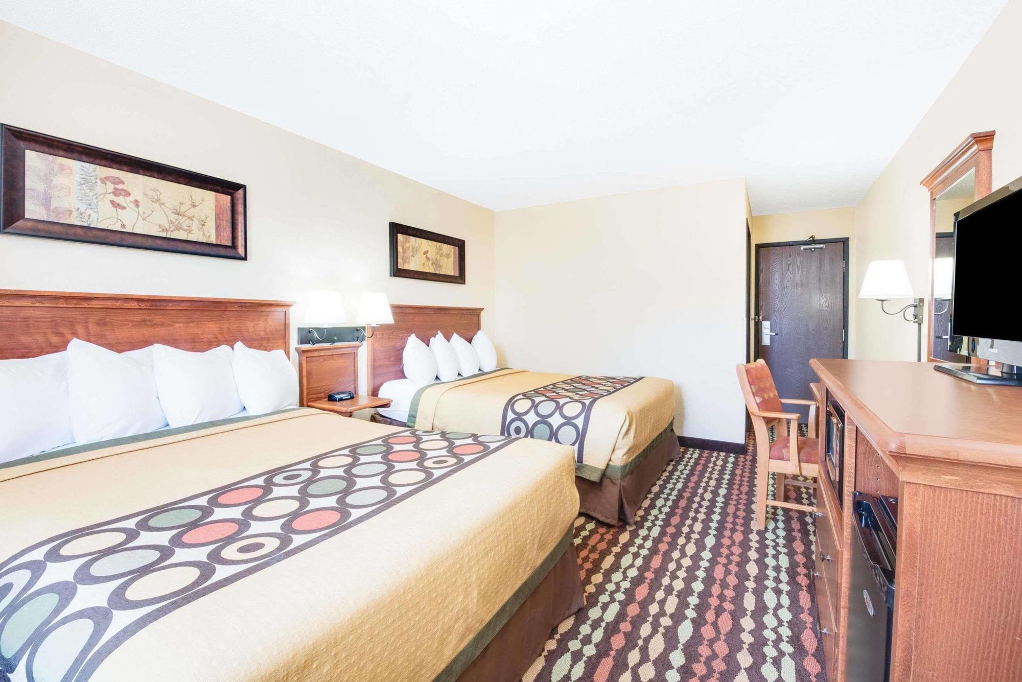 Super 8 By Wyndham Grand Forks Hotel ภายนอก รูปภาพ