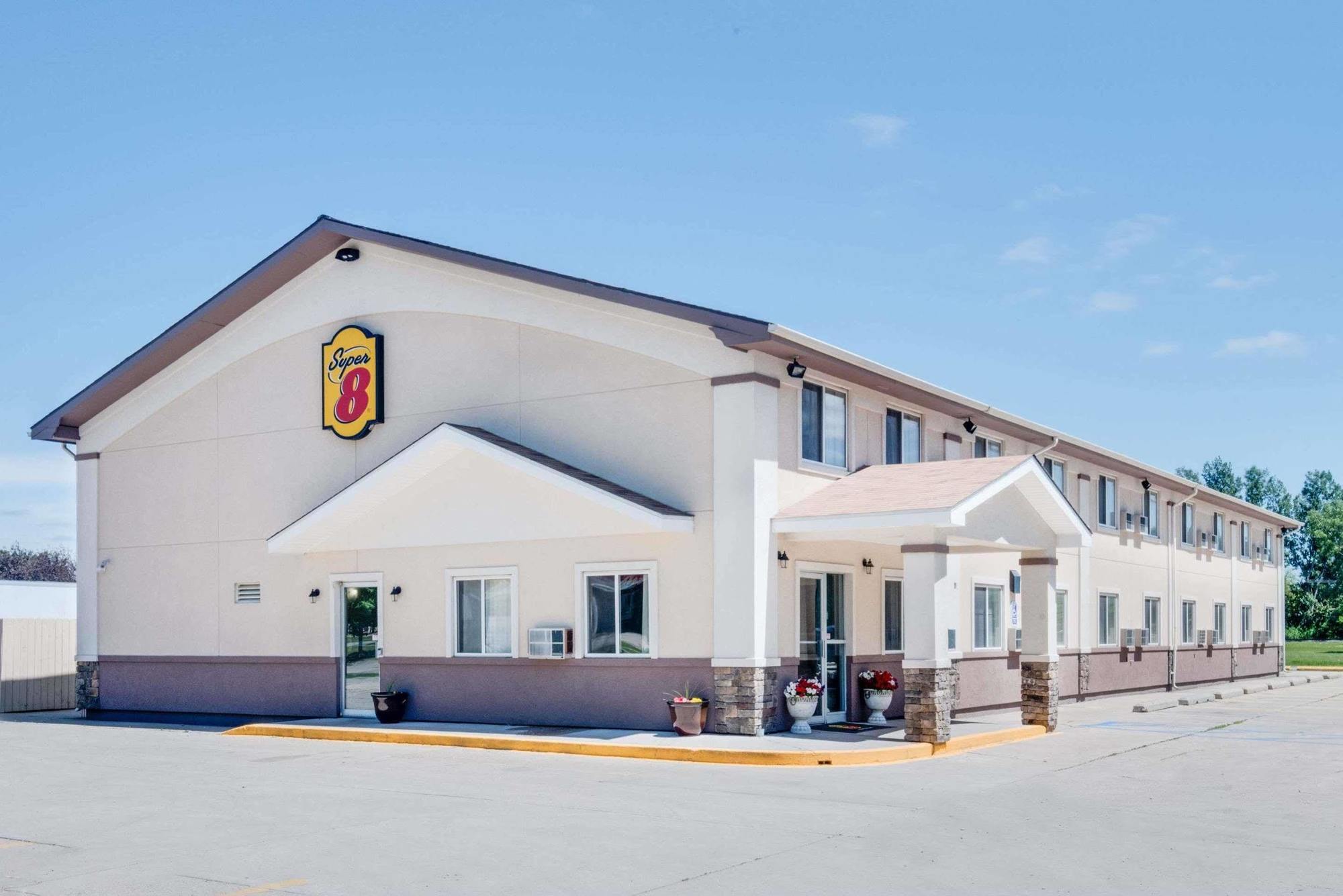 Super 8 By Wyndham Grand Forks Hotel ภายนอก รูปภาพ