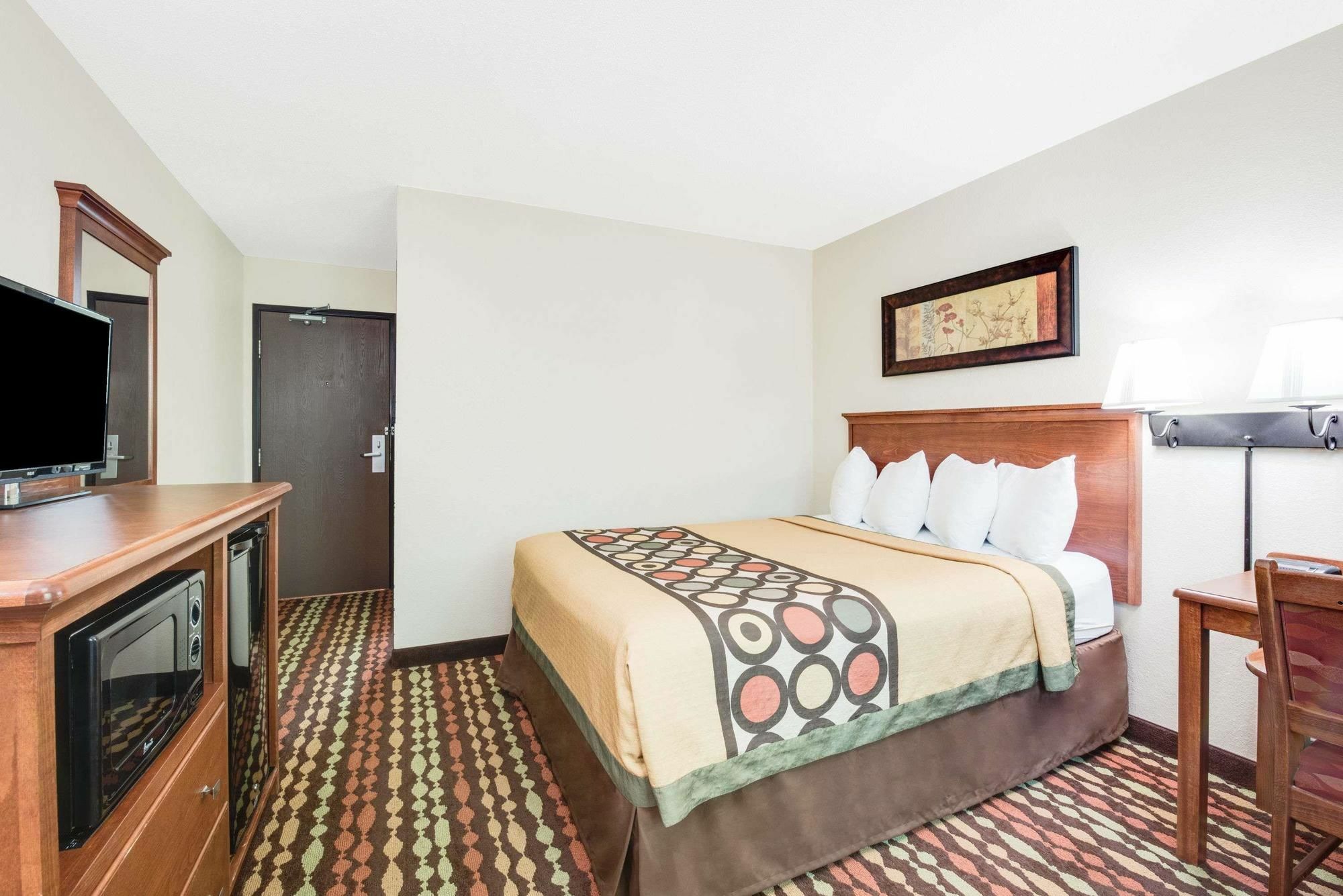 Super 8 By Wyndham Grand Forks Hotel ภายนอก รูปภาพ
