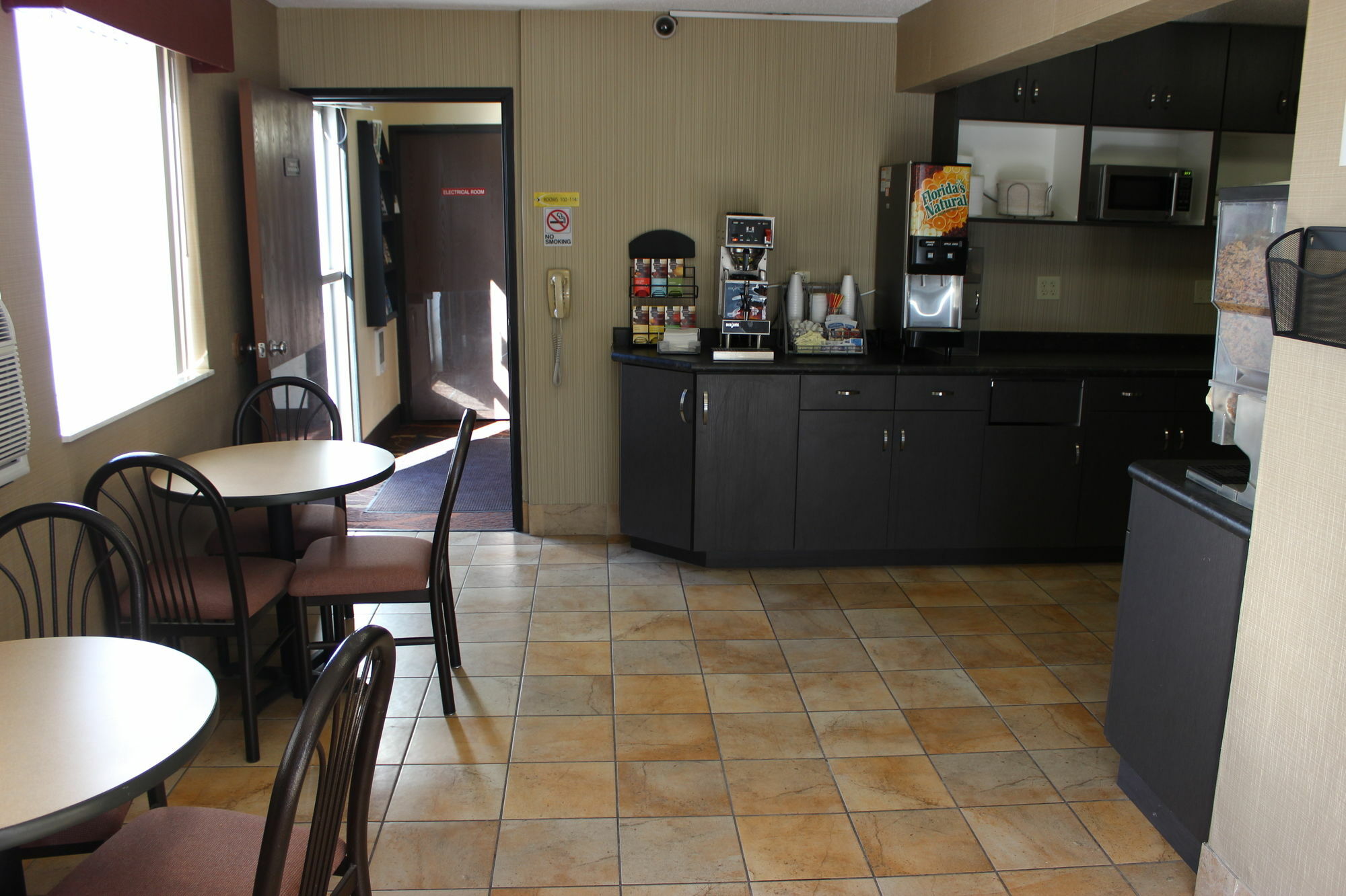 Super 8 By Wyndham Grand Forks Hotel ภายนอก รูปภาพ