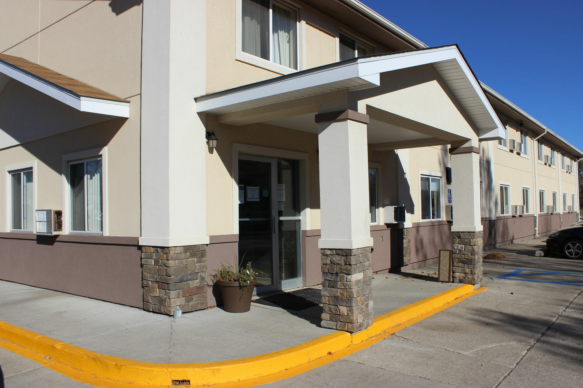 Super 8 By Wyndham Grand Forks Hotel ภายนอก รูปภาพ